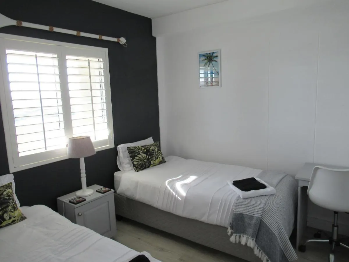 Dolphin Beach H203 Table Mountain Views Bloubergstrand
